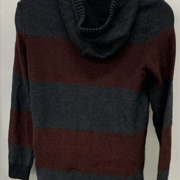 NWT Urban Pipeline Men's Red Gray Hoodie Sweater Size S MSRP $50 - Picture 5 of 5